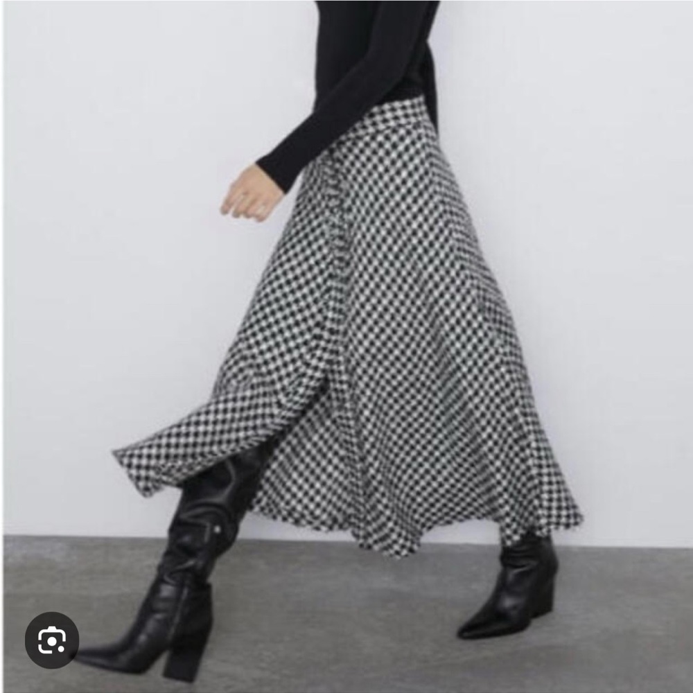 Zara Black and White Maxi A-Line Skirt with Asymmetrical Slit